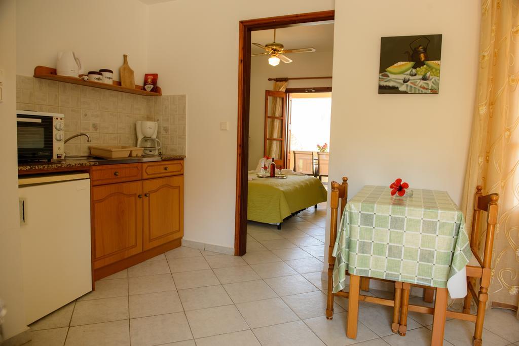 Amphitrite Apartman Mirtiész Kültér fotó