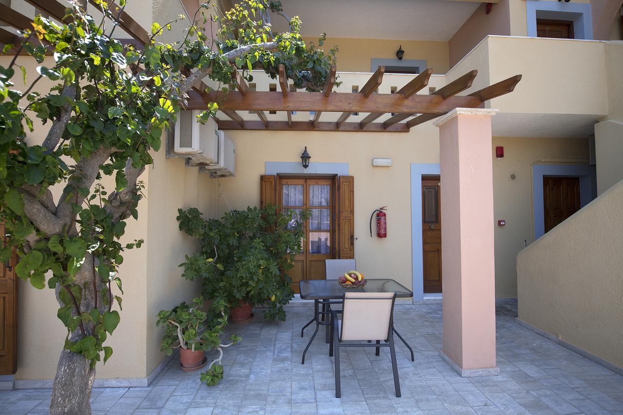 Amphitrite Apartman Mirtiész Kültér fotó