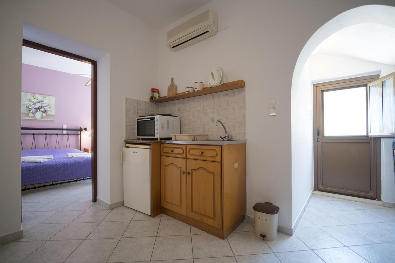 Amphitrite Apartman Mirtiész Kültér fotó